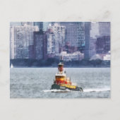 Tugboat von Manhattan Skyline Postkarte (Vorderseite)