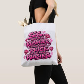 Tugendhafte Frau Tasche (Von Nahem)