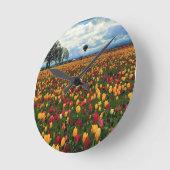 Tulip Farm in Oregon Runde Wanduhr (Winkel)