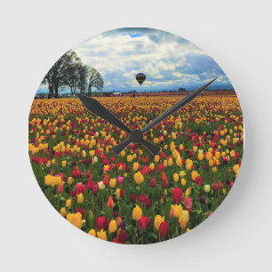 Tulip Farm in Oregon Runde Wanduhr