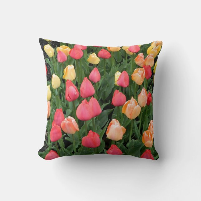 Tulip Field Pillow Kissen (Vorderseite)