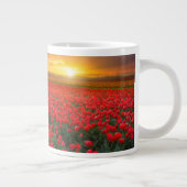 Tulip Fields at Sunset in den Niederlanden Jumbo-Tasse (Rechts)