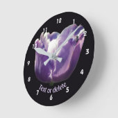 Tulip Flower With Bee Personalized   Runde Wanduhr (Winkel)