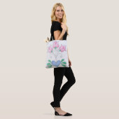 Tulip Heart auf einer Tasche (Am Model)