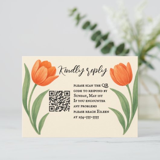 Tulip Paradise QR Code RSVP Card (Stehend Vorderseite)