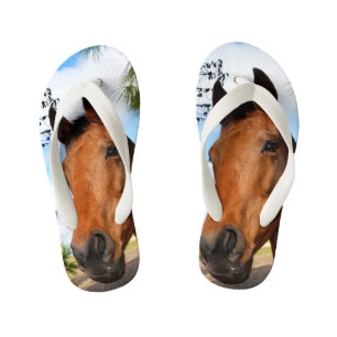 Tulip the Brown Bay Horse, Kinderbadesandalen