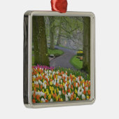 Tulips and road, Keukenhof Gardens, Lisse, Ornament Aus Metall (Rechts)