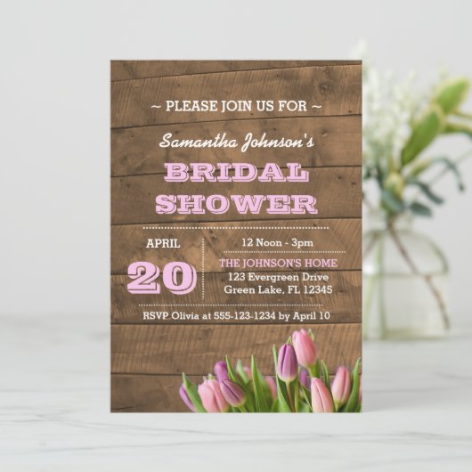 Tulips & Barnwood Bridal Dusche Einladungen (Stehend Vorderseite)