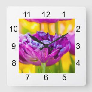 Tulips Enchanting Dark Pink Quadratische Wanduhr