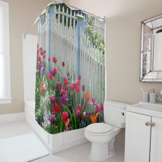 Tulips Garden weiße Picketzaun Duschvorhang (Beispiel)