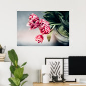 Tulips in einer Vase Poster (Heimbüro)