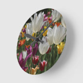 Tulips Runde Wanduhr (Winkel)