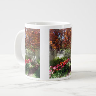 Tulips von Dappled Fence Jumbo-Tasse
