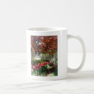 Tulips von Dappled Fence Kaffeetasse