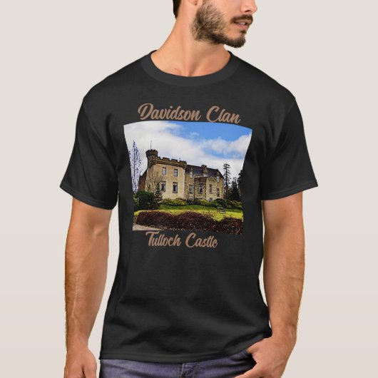 Tulloch Castle - Scottish Davidson Clan T - Shirt (Vorderseite)
