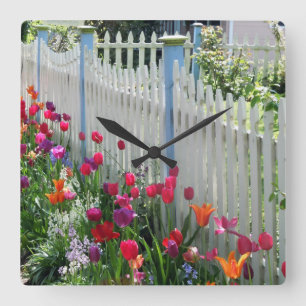 Tulpegartenweiß-Palisadenzaunquadratuhr Quadratische Wanduhr