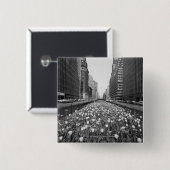 Tulpen in der Mitte der Stadtstraße Button (Vorne & Hinten)