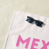 Tulum, Mexiko, Reisekunst, Rosa Strandtuch (Beispiel)