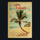 Tulum Palm Tree Vintage Travel Poster<br><div class="desc">Ein einzigartig Retro Mitte des Jahrhunderts moderne Tulum Mexico Kunstdruck in Vintage Reise Poster Stil. Es verfügt über eine geschwungene Palme am Sandstrand mit Ozean unter einem blauen bewölkten Himmel.</div>
