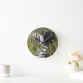 Tumalo Falls, OR Runde Wanduhr (Zuhause)