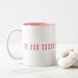 Tun Sie die Arbeit, wird Gott geben. Zweifarbige Tasse