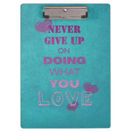 Tun Sie, was Sie Motivierend Text Typografie Aquam Klemmbrett