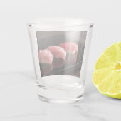 Tuna Trio on Black – Elegant Sushi Glass by SUSHIM Schnapsglas (Rückseite)