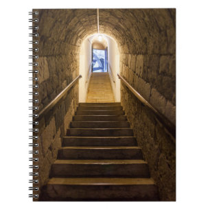 Tunnel in ein altes Salzbergwerk Notizblock