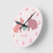 Tupfen-Häschen Runde Wanduhr (Winkel)