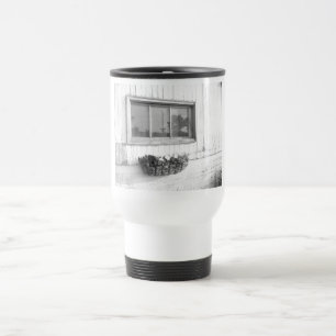 Türfenster/Schwarz-Weiß-Fotografie Reisebecher