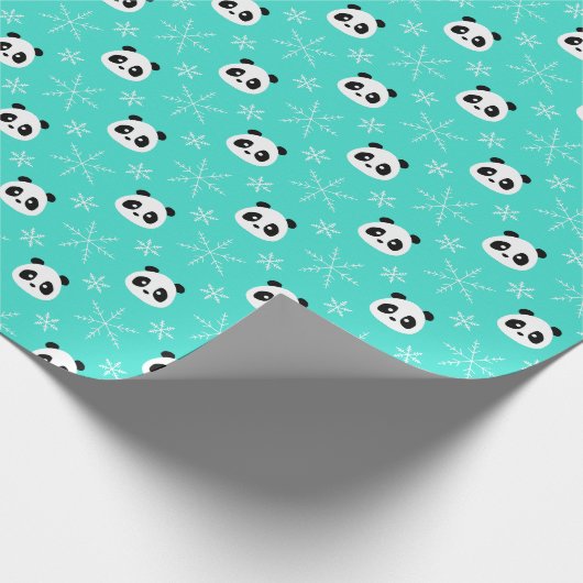 Türkis - Niedliche Pandas mit Schneeflocken Geschenkpapier (Ecke)