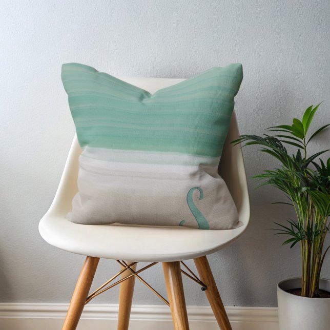 Türkis Ocean Beach Monogram Kissen (A modern watercolor ocean beach inspired throw pillow with space for your initial)