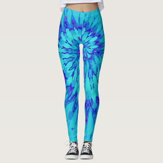 Türkis und Blau mit Magenta Spirale Gefärbte Krawa Leggings (Vorderseite)