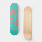 Türkis und Living Coral Grunge Word Cloud Skateboard (Vorderseite)