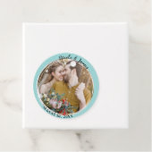 Türkisblau Minimal Trendy Round Foto Wedding Geschenkanhänger (Beispiel)