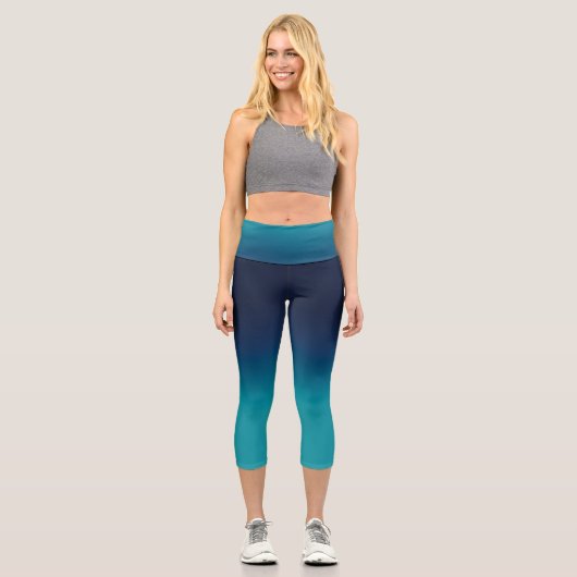 Türkisblau Ombre Elegantes Gradient Capri Leggings (Vorderseite)