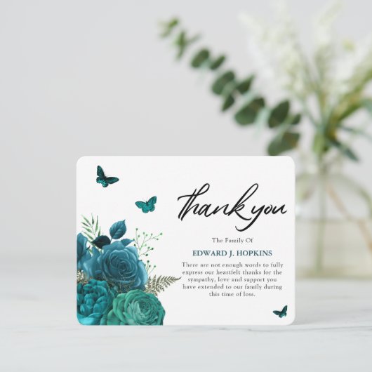 Türkisblaue Blumen und Schmetterlinge Beerdigung Dankeskarte (Stehend Vorderseite)