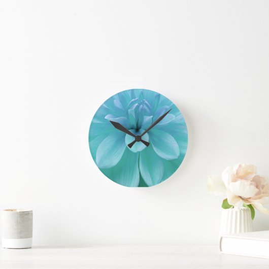 Türkisblaue, hellblaue Blume Runde Wanduhr (Zuhause)