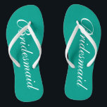 Türkisblaue Maid-Flip-Flops für Strandhochzeit Badesandalen<br><div class="desc">Niedliche türkisblaue und weiße Wassergymnastik flippt für Brautmädchen. Benutzerdefinierte Hintergrund- und Bandfarbe personalisierbar mit Namen oder Monogramm Initialen optional. Moderne seine und ihre Keilsandalen mit stilvoller Schrift-Kalligrafie-Typografie. Elegantes Gastgeschenk für Hochzeit, Hochzeit, Hochzeit, Brautparty, Verlobung, Jubiläum, Grillen, Bachelorette, Bachelor, Wochenendausflug für Mädchen usw. Machen Sie Ihre eigenen Flipflops für Braut und...</div>