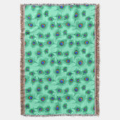 Türkisblaue Pfauenfedern auf dem Wasser Decke (Vorderseite Vertikal)