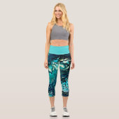 Türkisblaue Wirbel Paint Pour Design Capri Leggings (Vorderseite)