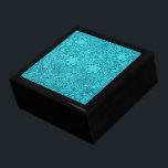 Türkisblaues Ledersehen Embossed Retro-Blume Schmuckschachtel<br><div class="desc">Türkisblaues Naturfuchsleder mit Prägung der Blume. Nicht reales oder imitiertes Leder,  sondern Bild davon. Der Fotoshop-Effekt wird durch das Embossed-Look geprägt. Design ist auch auf anderen Produkten erhältlich und kann bei jedem Produkt von Zazzle angefordert werden.</div>