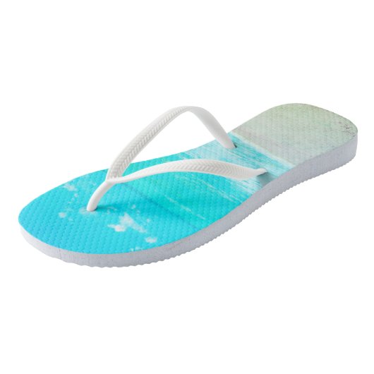 Türkisblaues Wasser Tropischer Sandstrand Flip Flo Badesandalen (Schrägansicht)