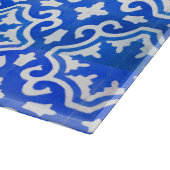 Türkische Fliese in Blauem und in weißem Schneidebrett (Ecke)