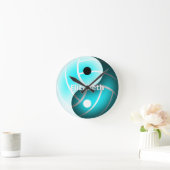 Türkische Mädchen Yang-Volleyball personalisiert Runde Wanduhr (Zuhause)