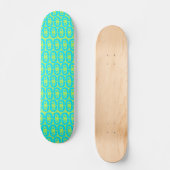 Türkises und Limettengrün geometrisches Muster Skateboard (Vorderseite)