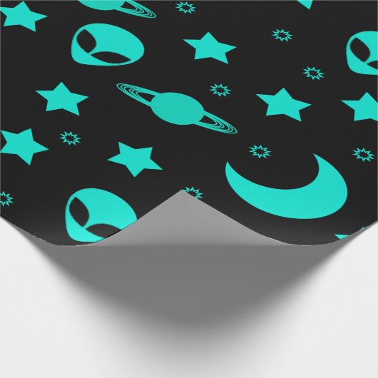 Türkisfarbene Alien Muster mit Sternen und Monden Geschenkpapier (Ecke)