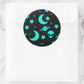 Türkisfarbene Alien Muster mit Sternen und Monden Runder Aufkleber (Tasche)