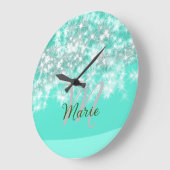 Türkisfarbene aquamarine Aqua-Monogramm Zusatz von Große Wanduhr (Winkel)
