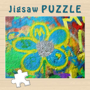 Türkisfarbene Gelbe Blume auf einer Graffiti-Mauer Puzzle